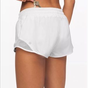 Sz 6 Lululemon Women’s White Athletic Short